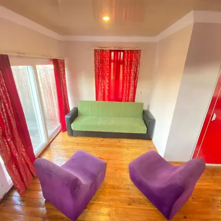 Reds Bungalow